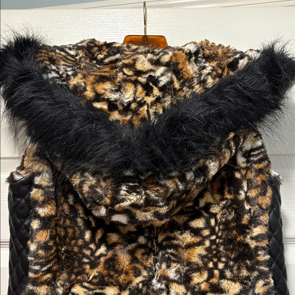 Adrienne Landau Brown and Black Faux Fur Vest - Picture 5 of 14